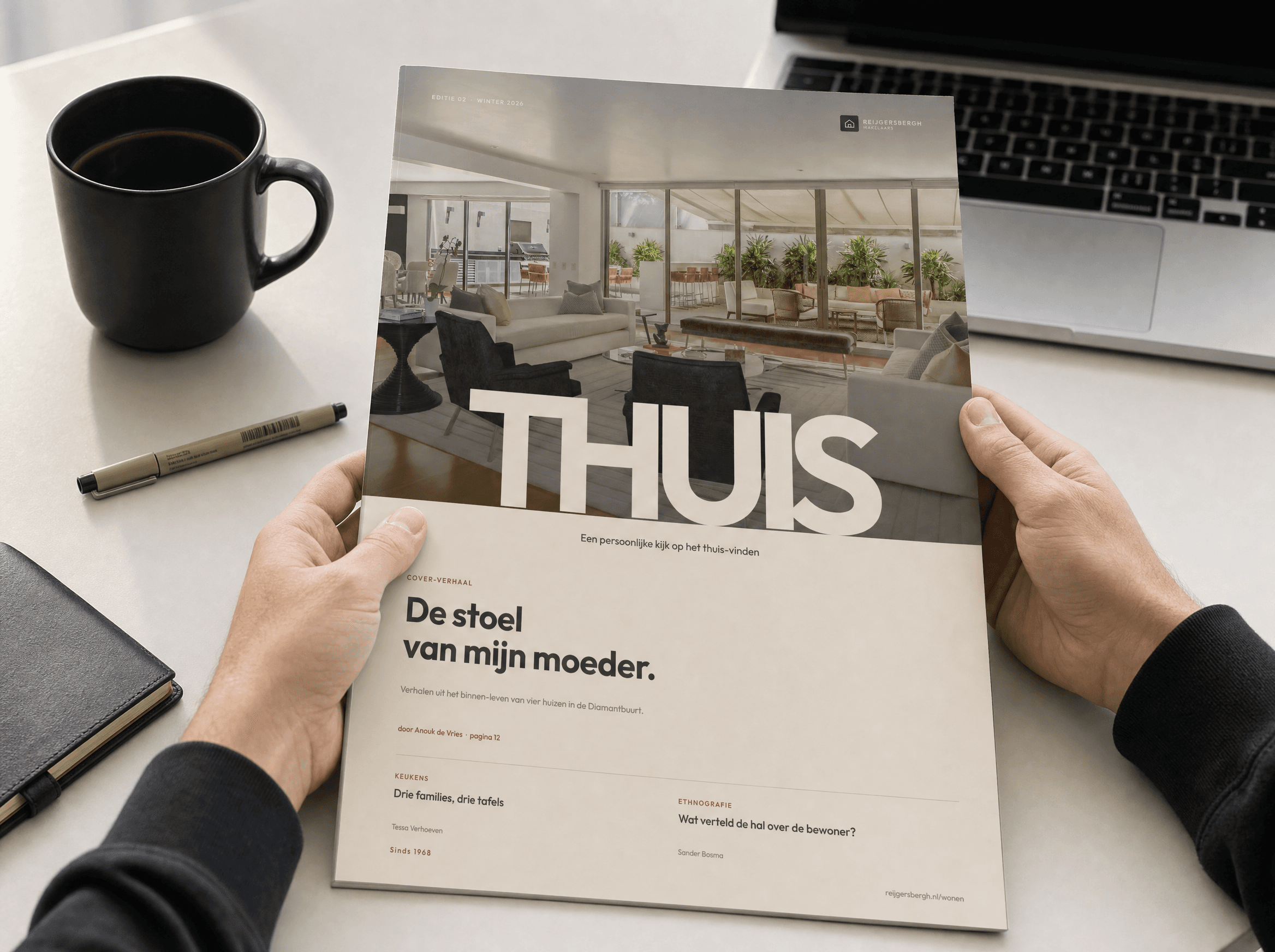 Magazine spread — editorial article met dropcap en kolommen